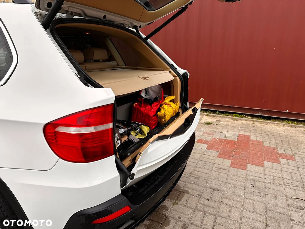 BMW X5 xDrive48i - 6