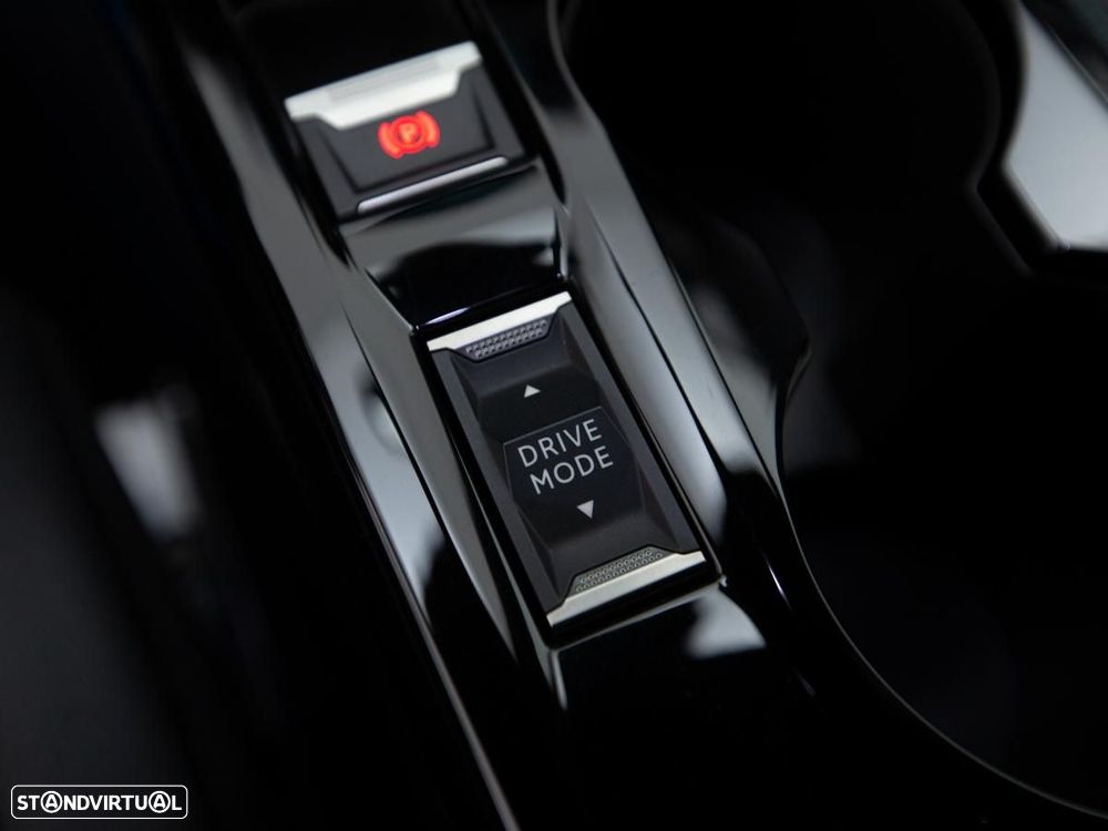 Peugeot 2008 1.5 BlueHDi Allure EAT8 - 19