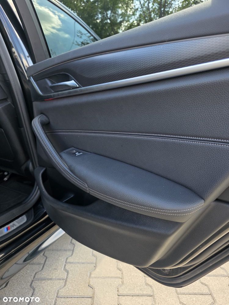 BMW Seria 5 520d M Sport Edition - 38
