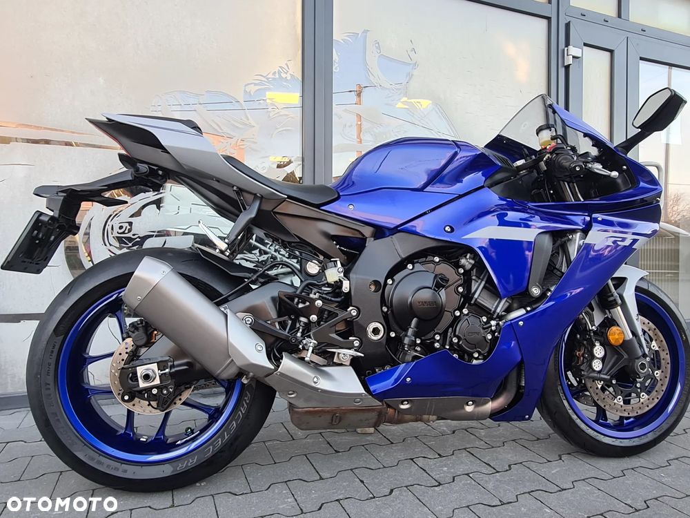 Yamaha R1 - 17