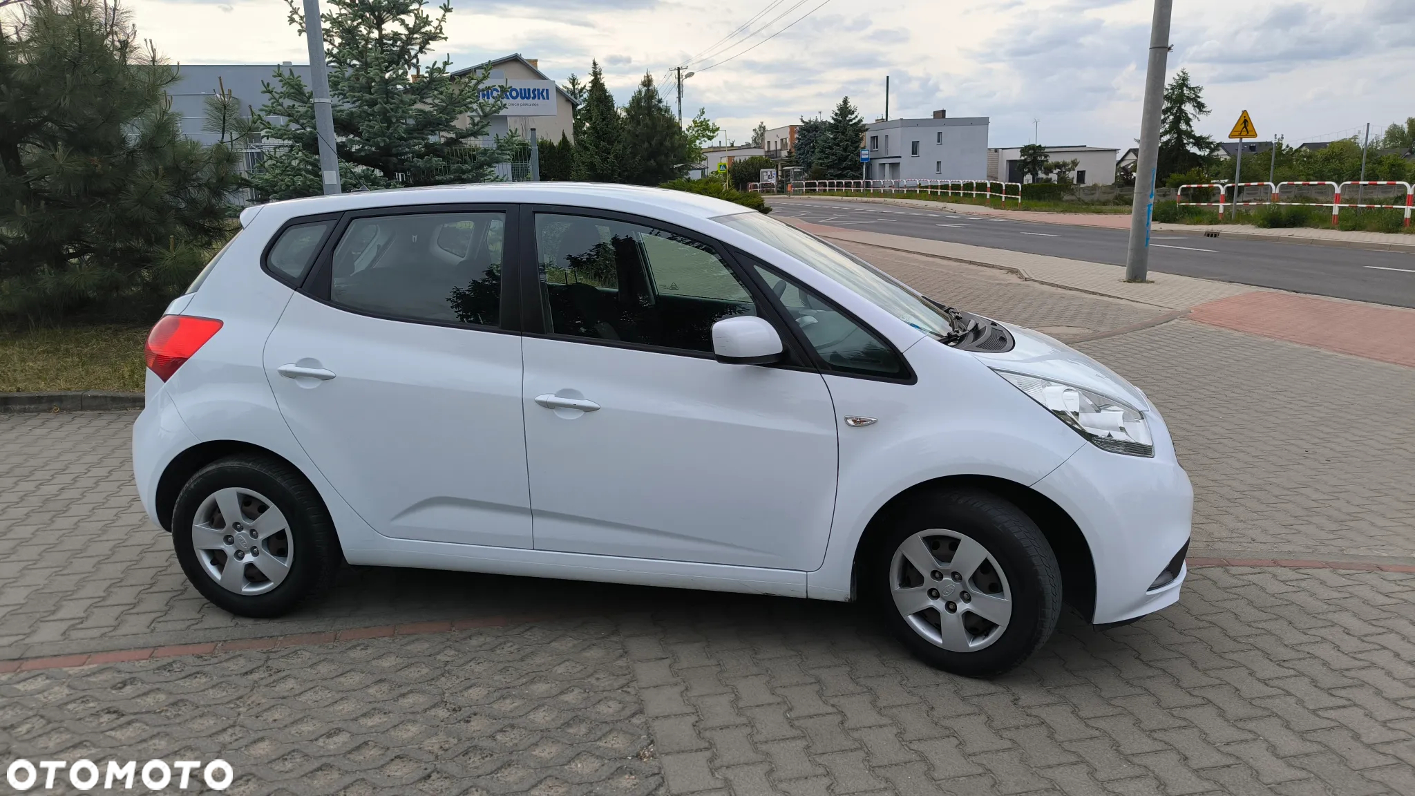 Kia Venga 1.4 CVVT Attract - 4