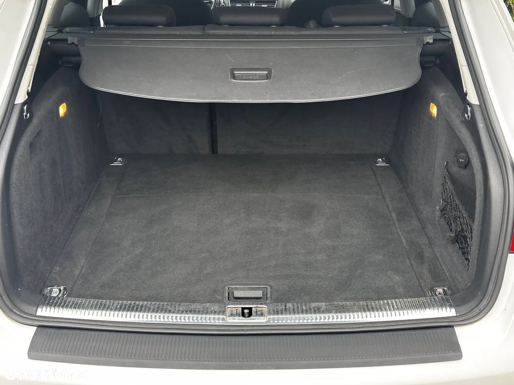 Audi A4 Avant 2.0 TDI DPF clean diesel Ambiente - 24