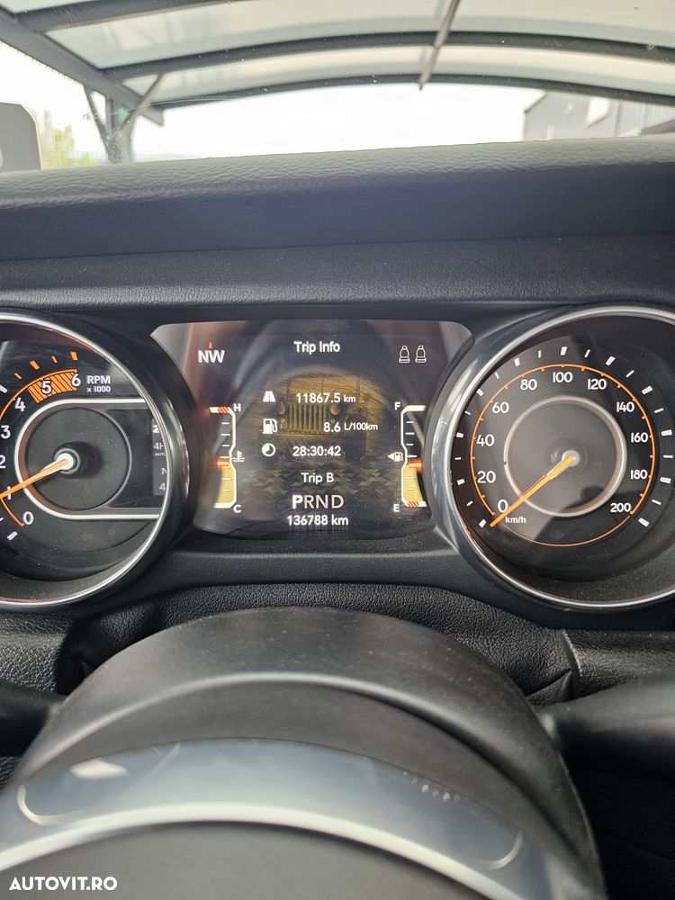 Jeep Wrangler 2.2 CRDi Hardtop AWD Automatik Sahara - 5