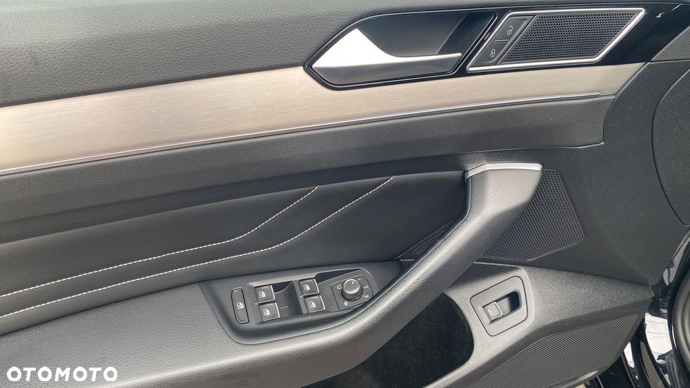 Volkswagen Passat - 15