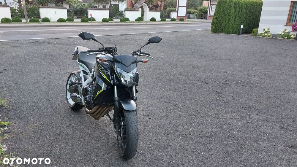 Honda CB - 8