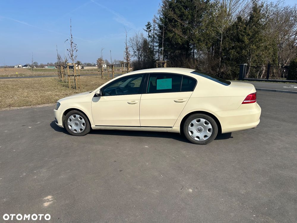 Volkswagen Passat 1.6 TDI BlueMotion - 8