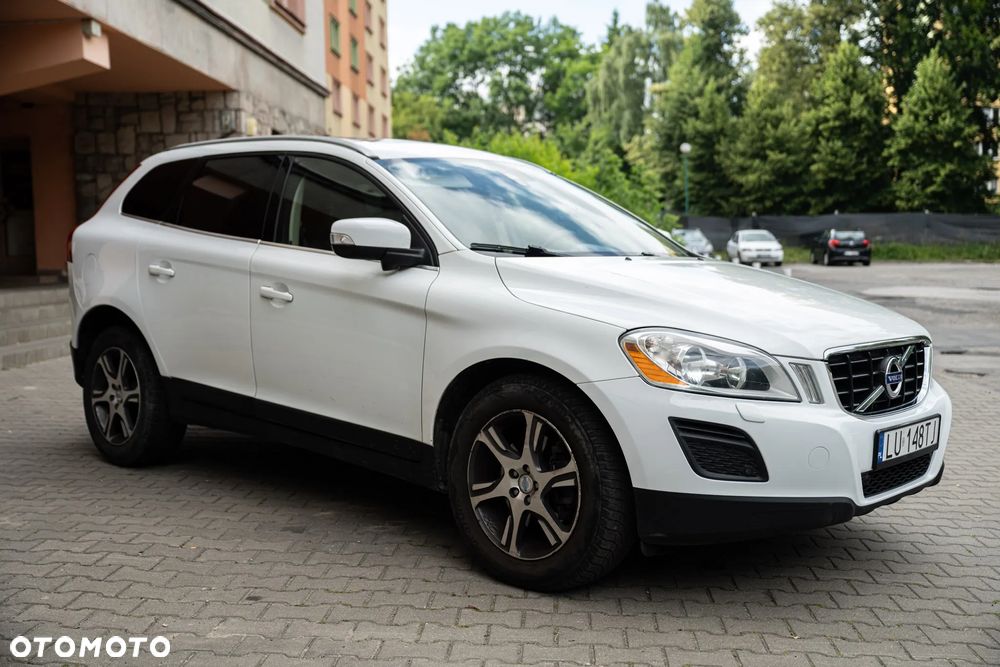 Volvo XC 60 T6 AWD Momentum - 3