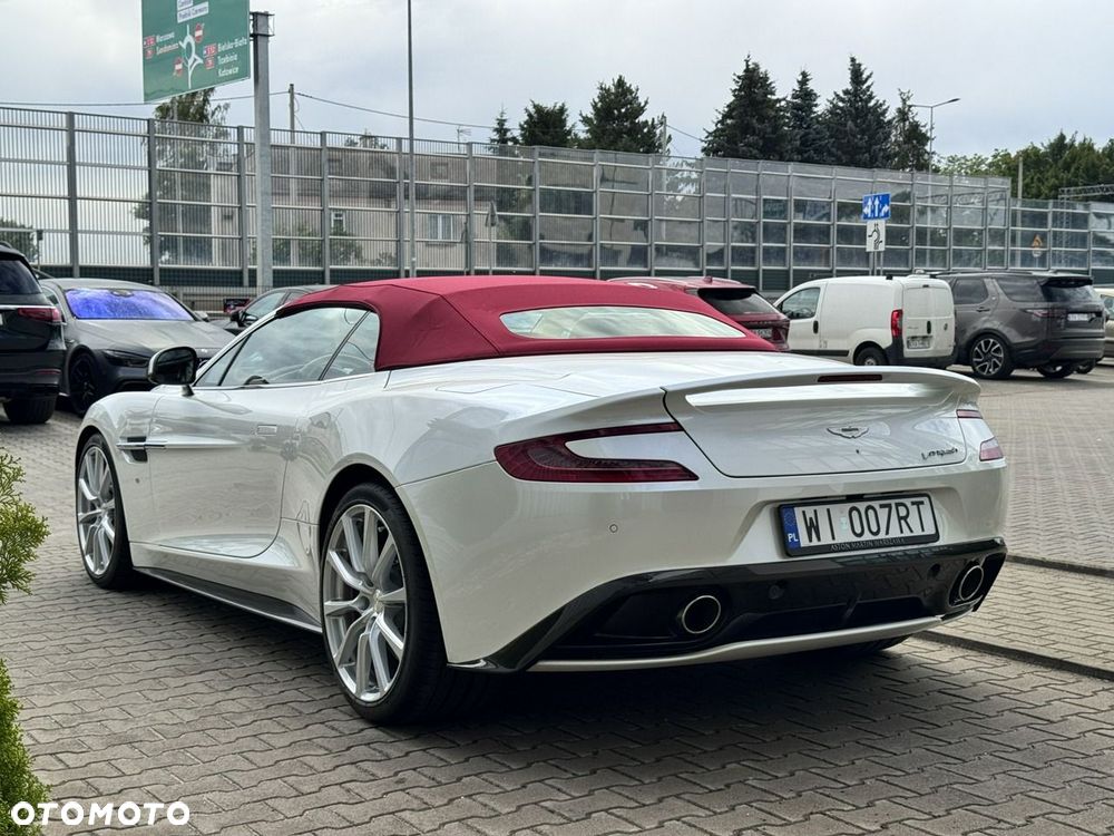 Aston Martin Vanquish - 6