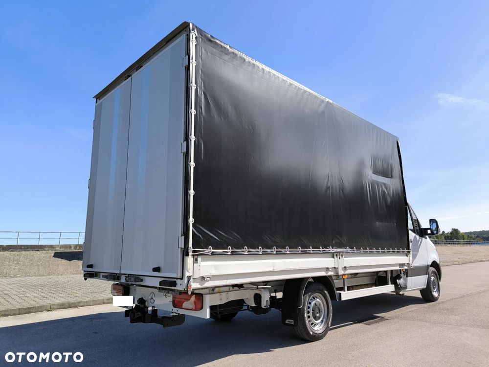 Mercedes-Benz Sprinter - 13