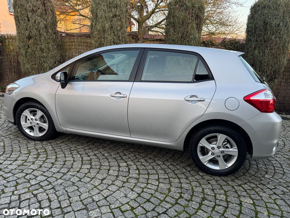 Toyota Auris 1.6 Valvematic Executive - 4
