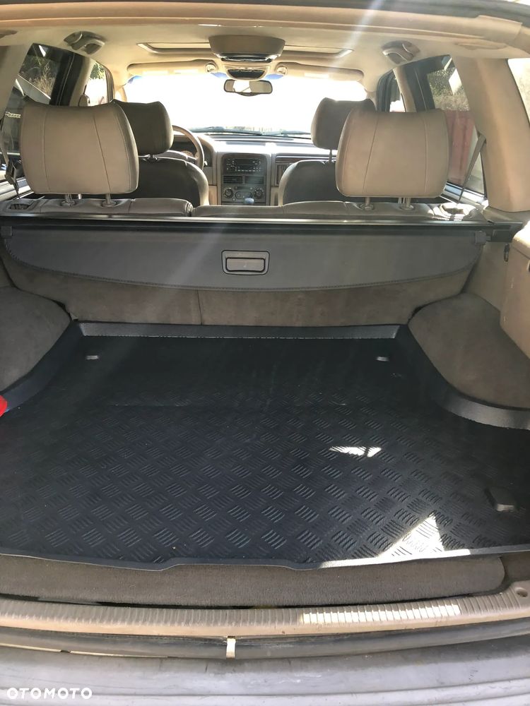 Jeep Grand Cherokee - 11