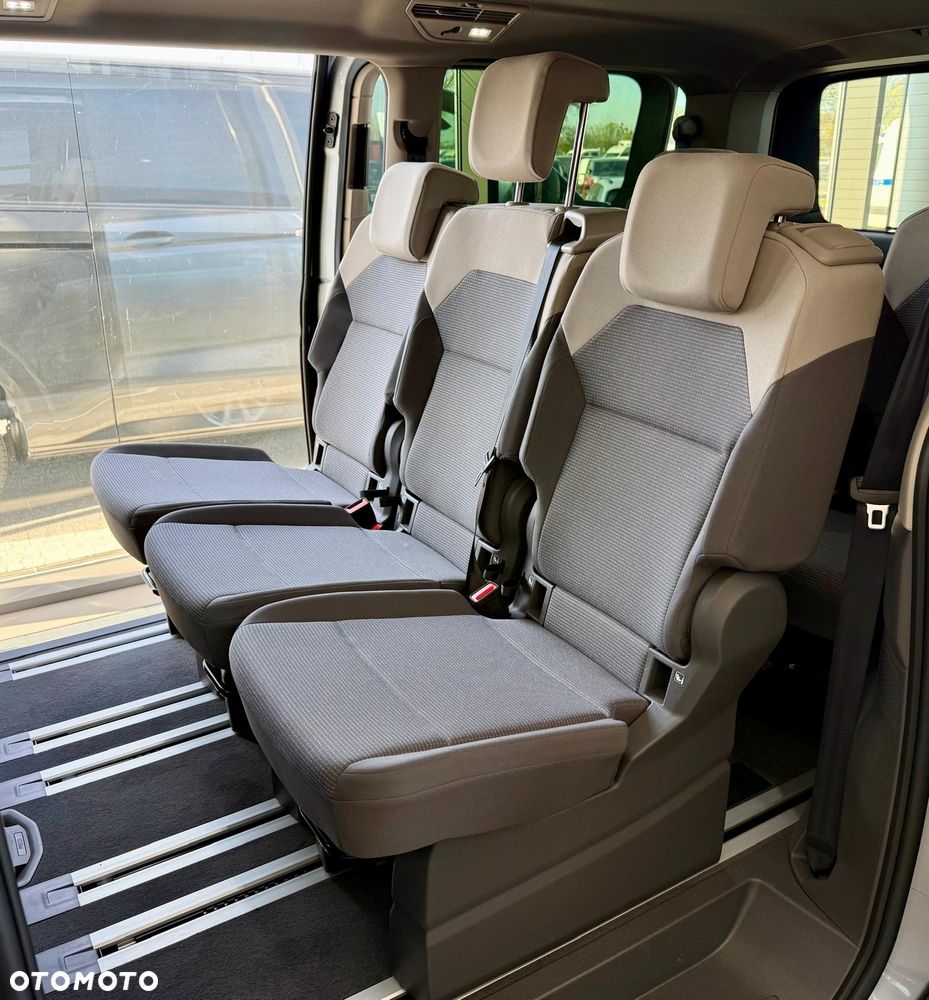 Volkswagen Multivan - 21