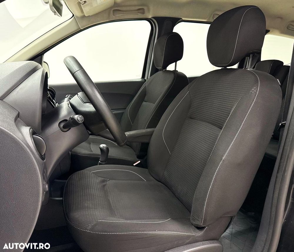 Dacia Lodgy dCi 90 Essential - 19