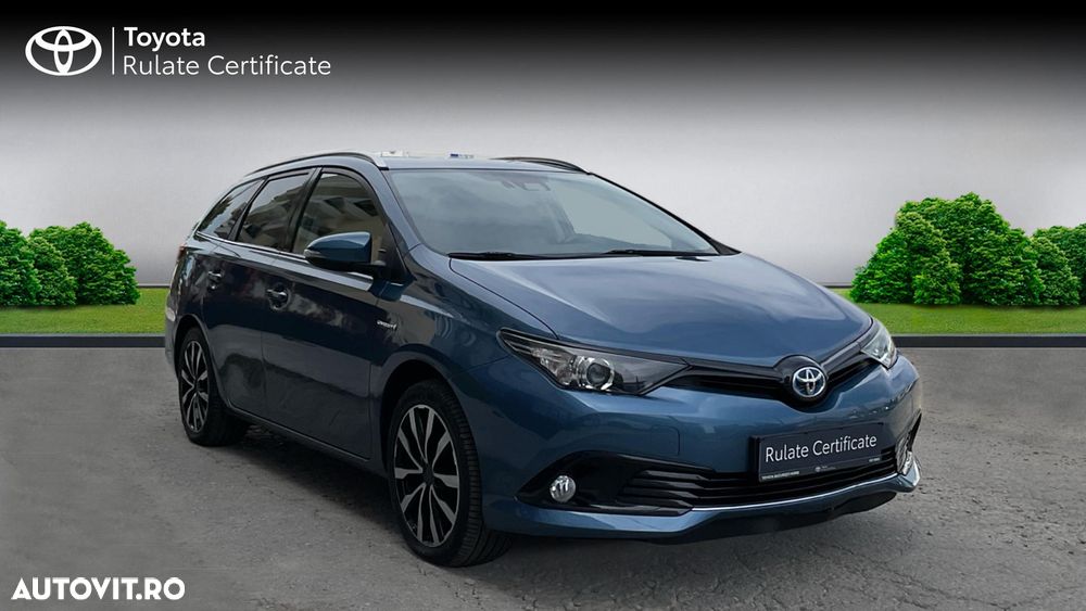 Toyota Auris 1.8 L VVT-i HSD Luna - 3