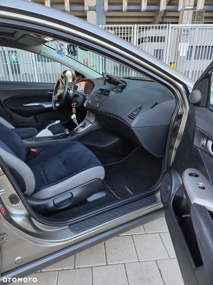 Honda Civic 1.8 Executive - 16