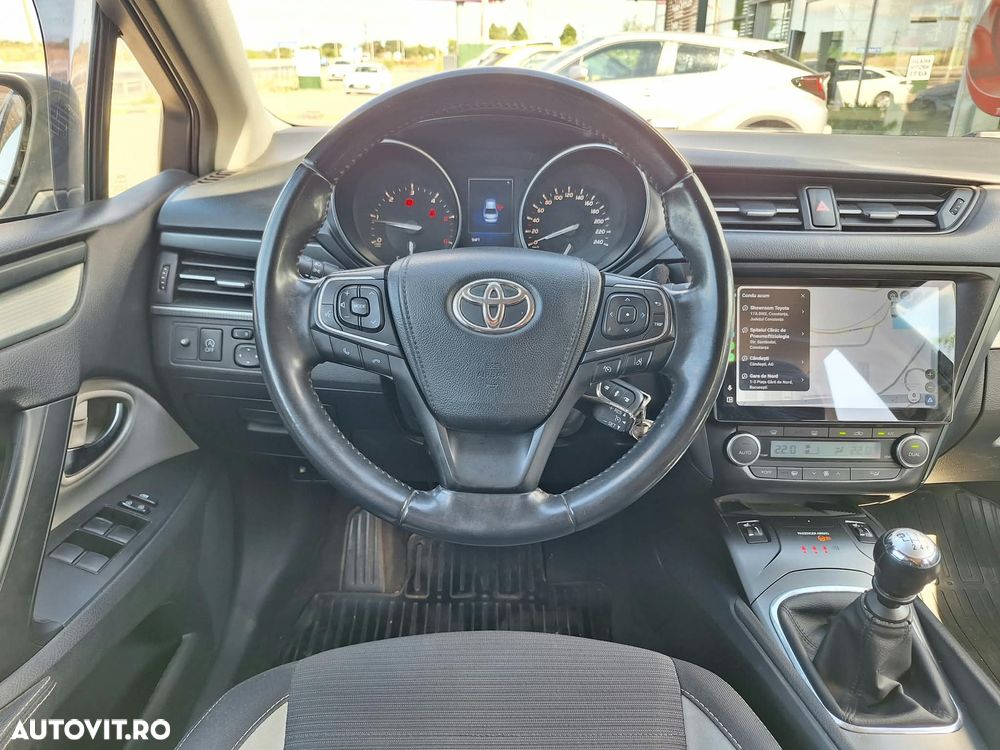 Toyota Avensis 2.0 D-4D Elegance - 9
