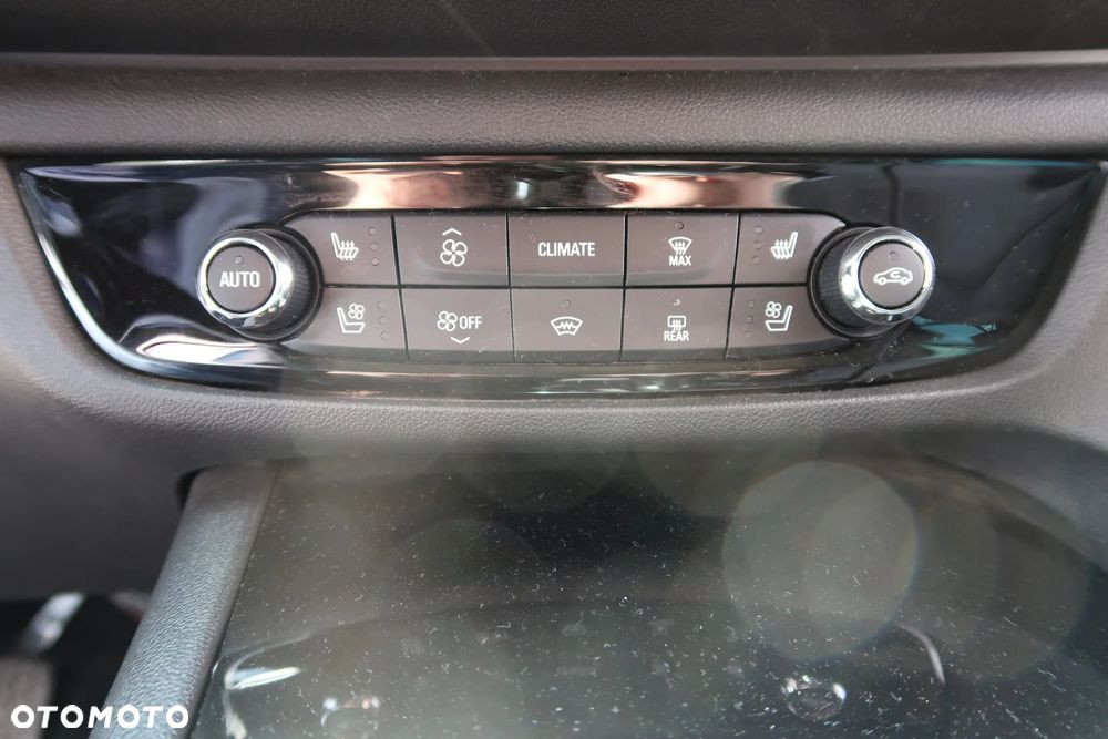 Opel Insignia 1.6 T Exclusive S&S - 17