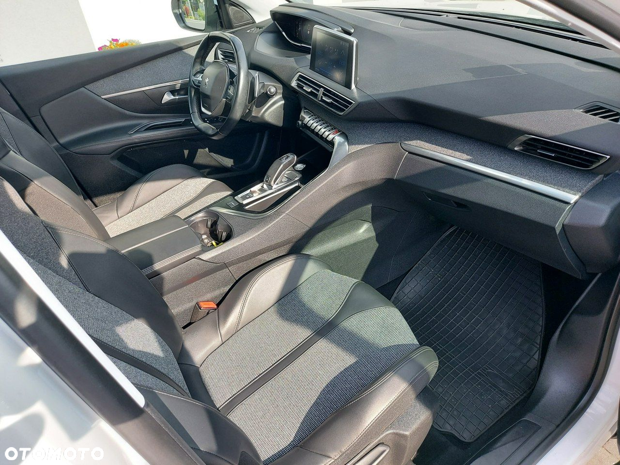 Peugeot 5008 - 8