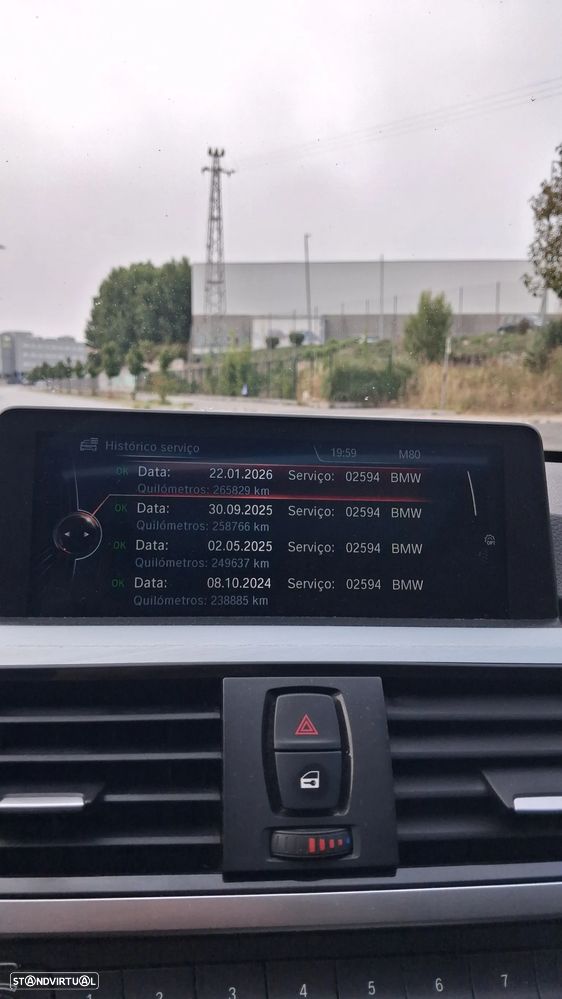 BMW 320 d Auto Line Luxury - 44