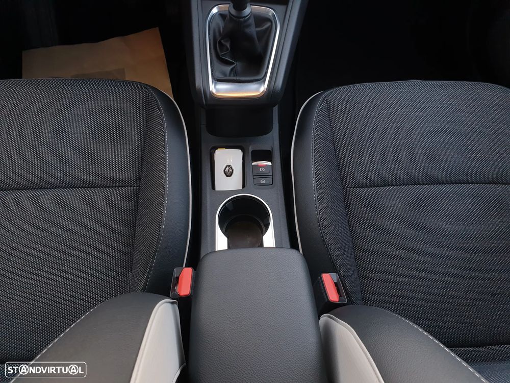 Renault Captur 1.0 TCe Techno Bi-Fuel - 12