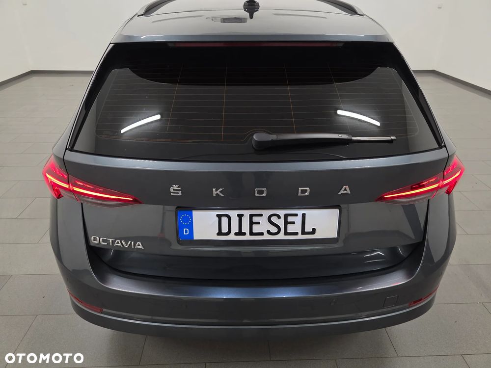 Skoda Octavia 2.0 TDI DSG Exclusive Plus - 37