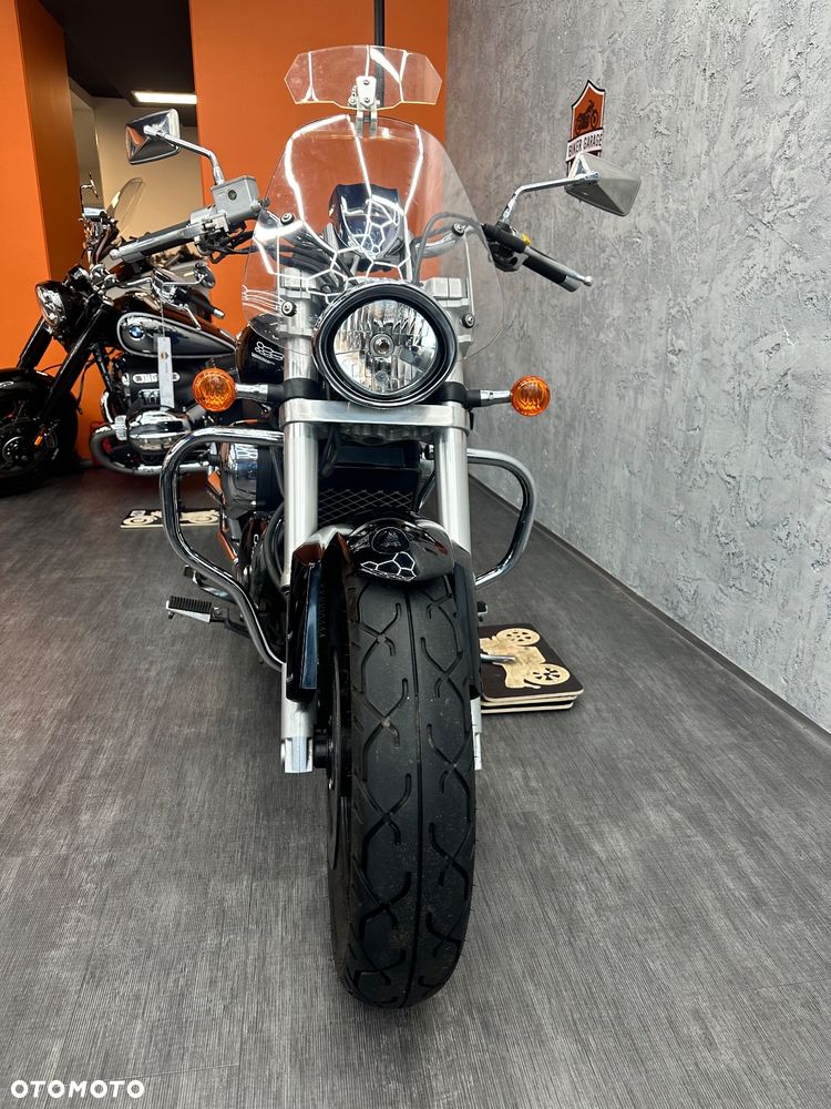 Suzuki Intruder - 3