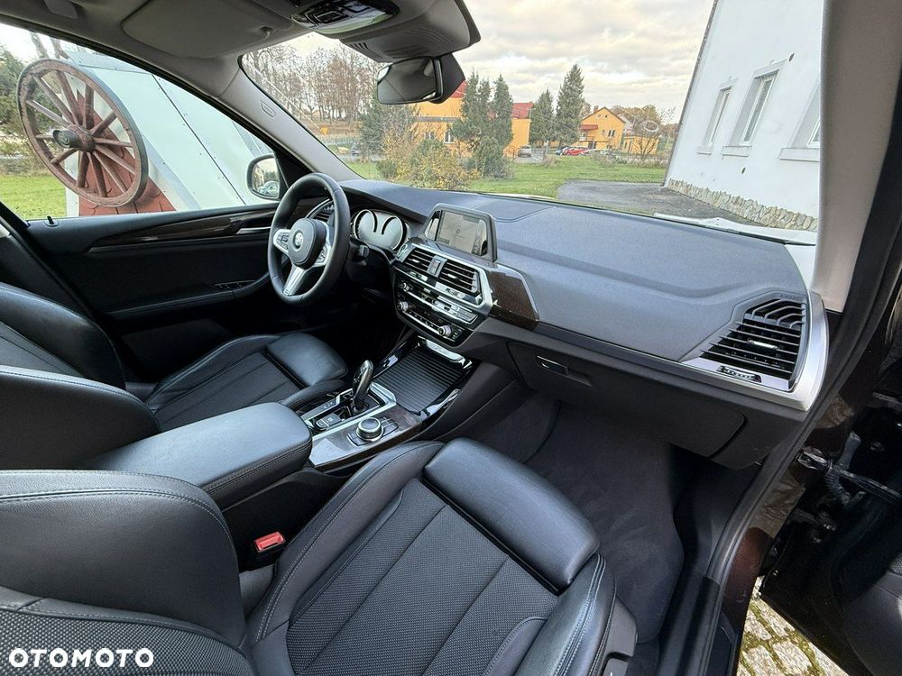 BMW X3 xDrive20i Advantage - 10