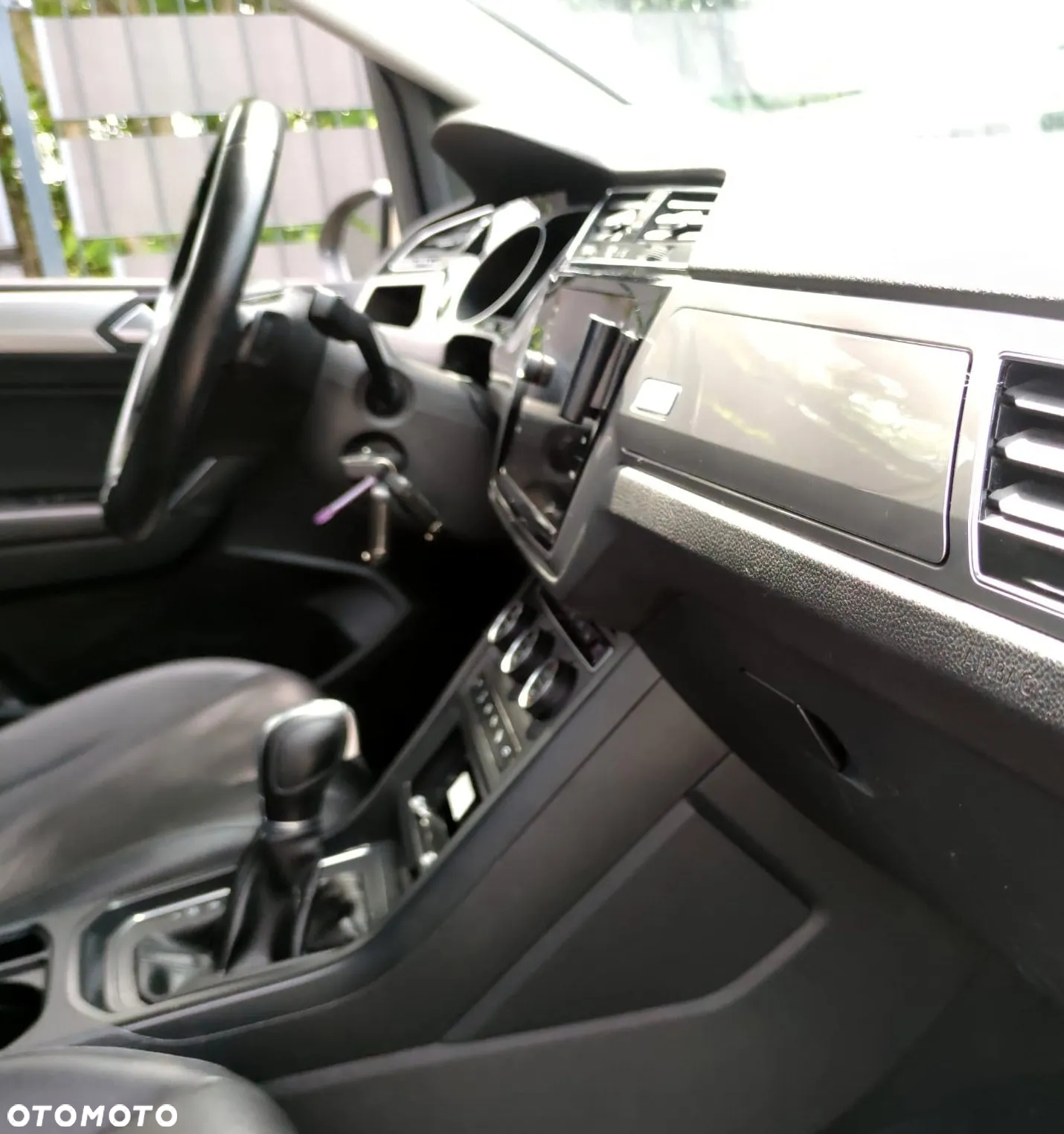 Volkswagen Touran - 25
