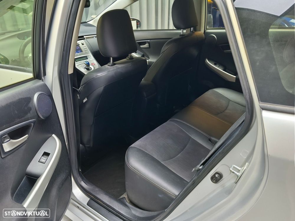Toyota Prius 1.8 Plug-In Luxury+Pele - 19