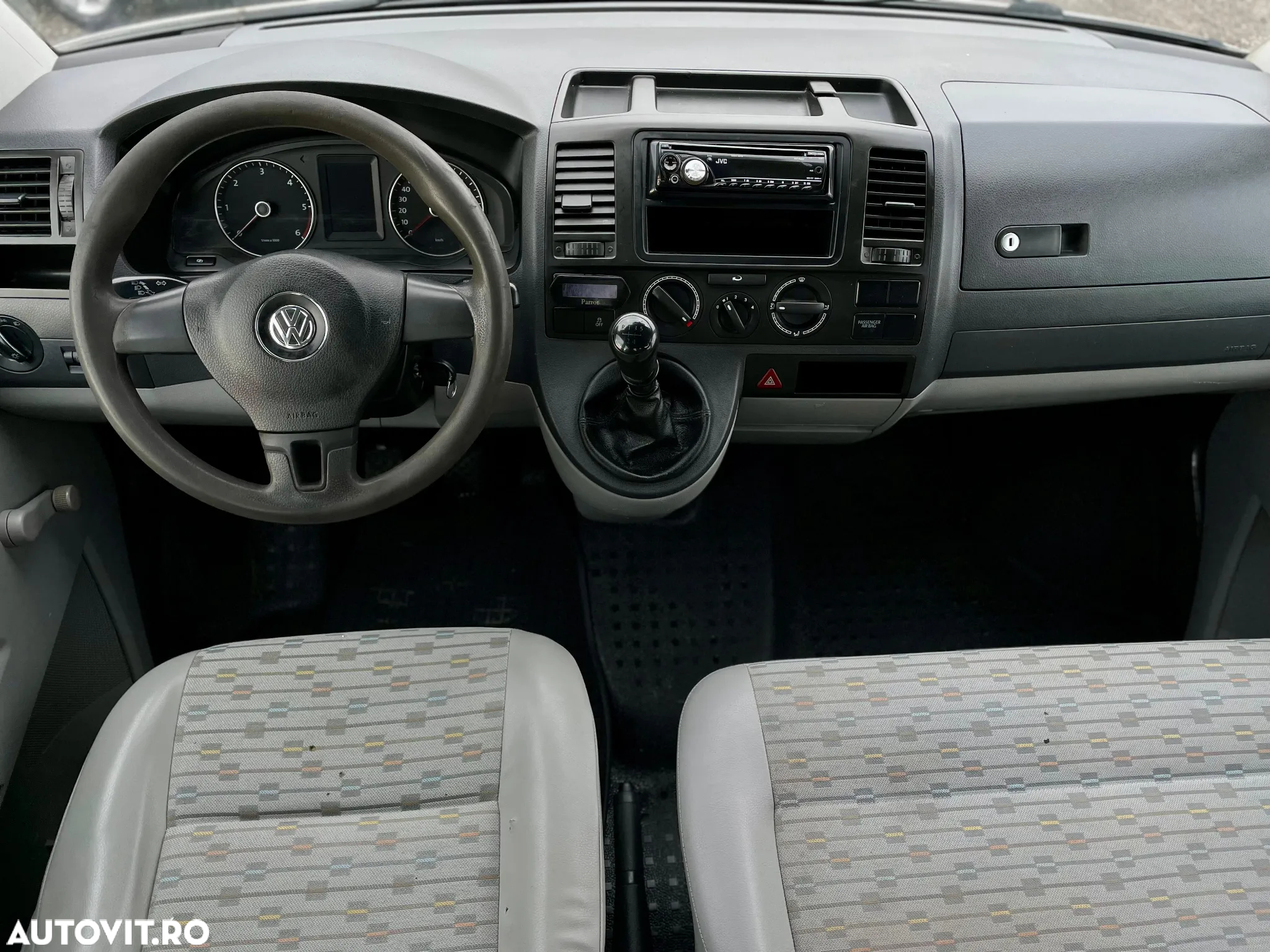 Volkswagen Transporter - 30