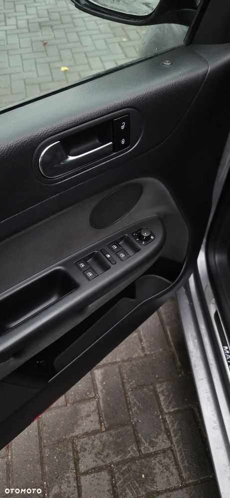 Volkswagen Golf Plus 2.0 TDI DPF DSG Life - 20