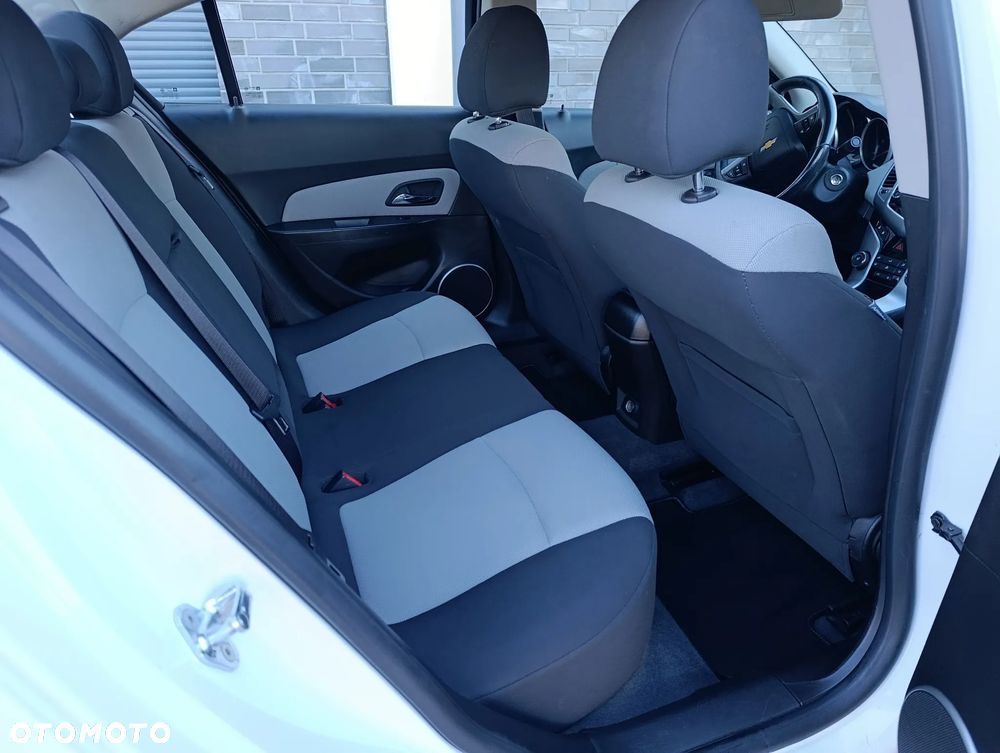 Chevrolet Cruze 1.8 LTZ - 17