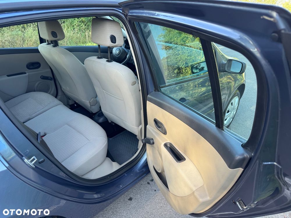 Renault Clio 1.2 16V Alize - 16