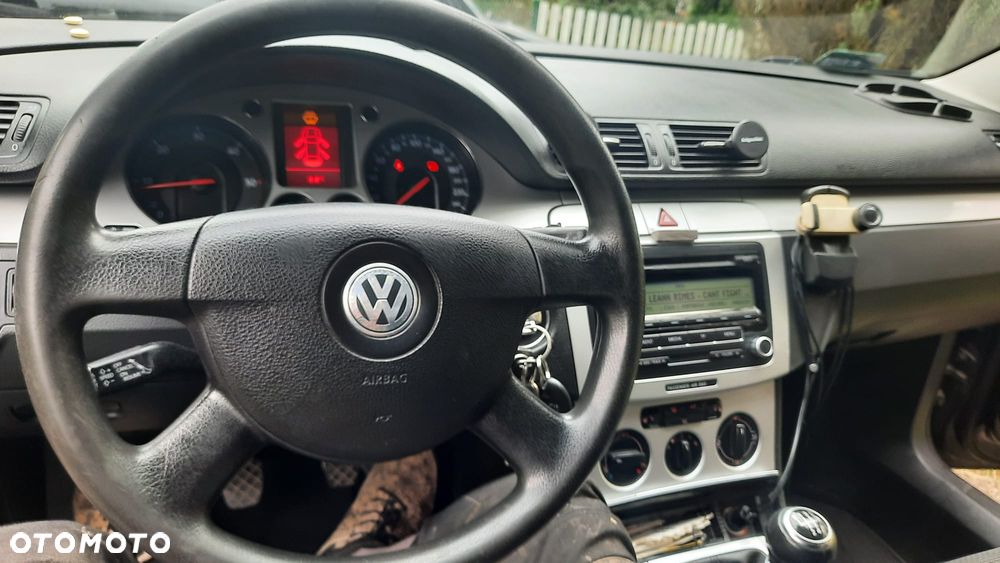Volkswagen Passat 1.9 TDI Comfortline - 4