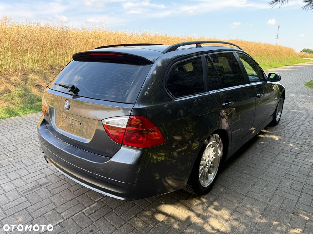 BMW Seria 3 320i - 14