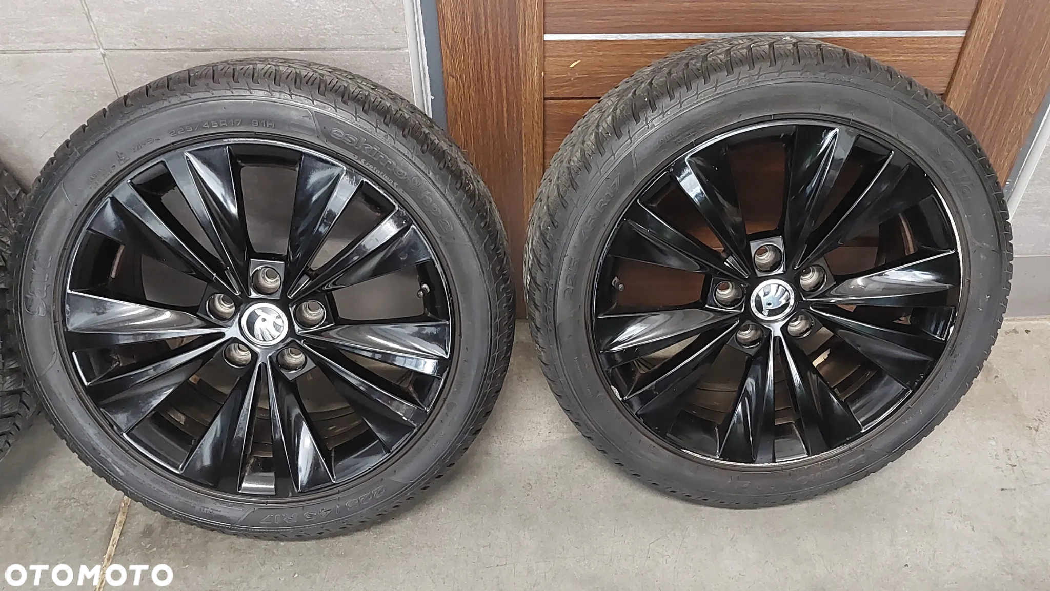ALUFELGI ALUMINIOWE SKODA 225/45 R17 SAVA ESKIMO HP2 OPONY ZIMOWE FELGA ORYGINAŁ BIEŻNIK OPON 2 x po 7mm 2 x po 4mm - 3