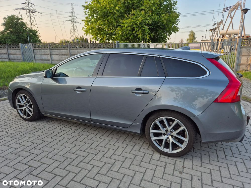 Volvo V60 D4 Drive-E R-Design Momentum - 3