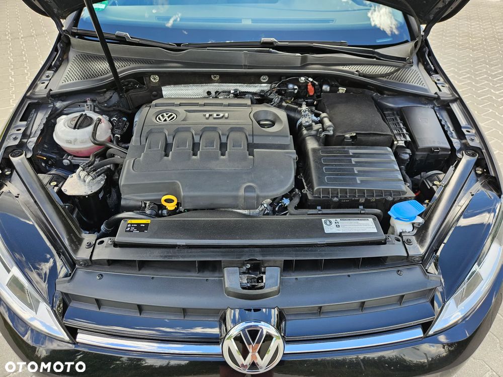 Volkswagen Golf 1.6 TDI BlueMotion Technology Comfortline - 25