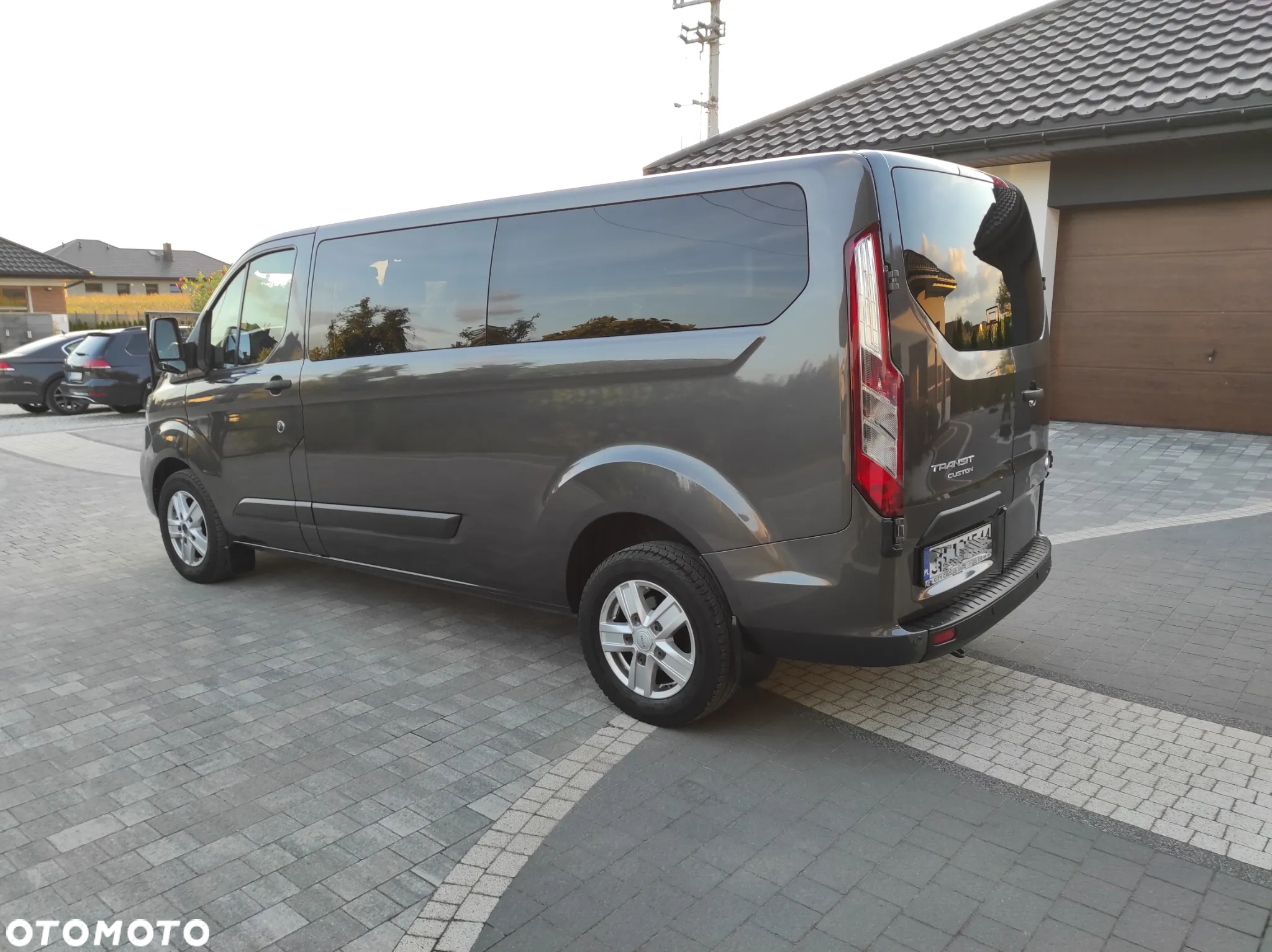 Ford Tourneo Custom - 9