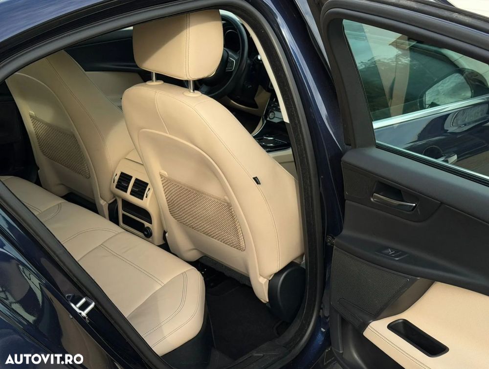 Jaguar XE 20d Aut. Prestige - 31