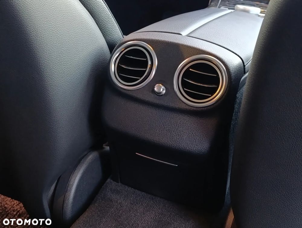 Mercedes-Benz Klasa E 200 9G-TRONIC AMG Line - 31