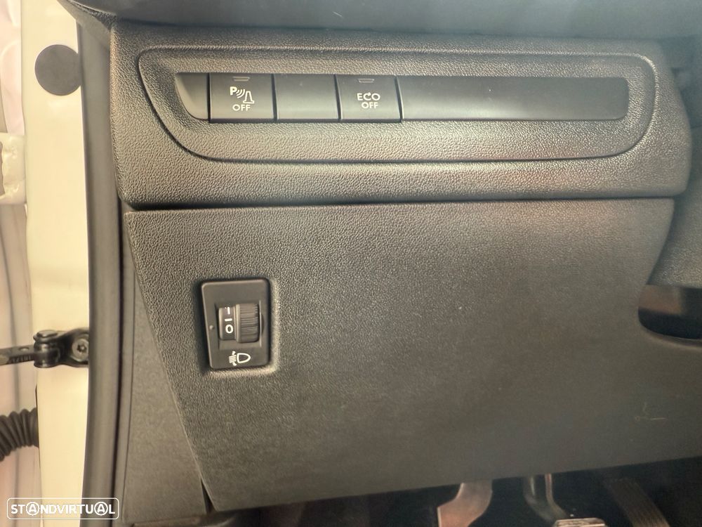 Peugeot 2008 1.5 BlueHDi Active - 25