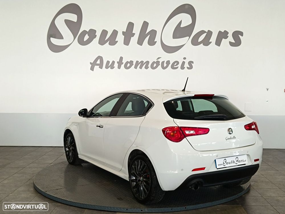 Alfa Romeo Giulietta 1.6 JTDM Distinctive - 10