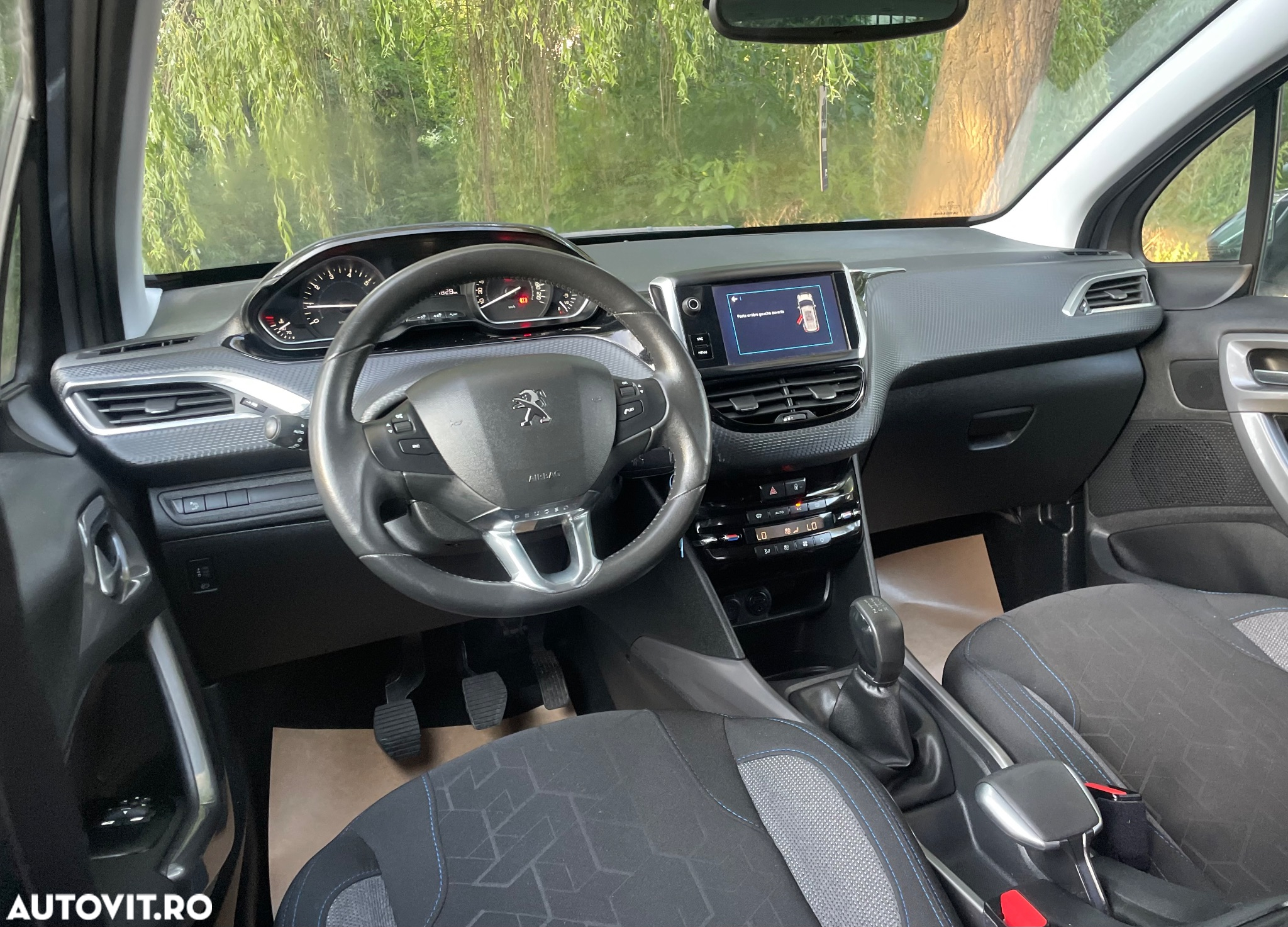 Peugeot 2008 PureTech 100 Stop&Start Allure Pack - 34
