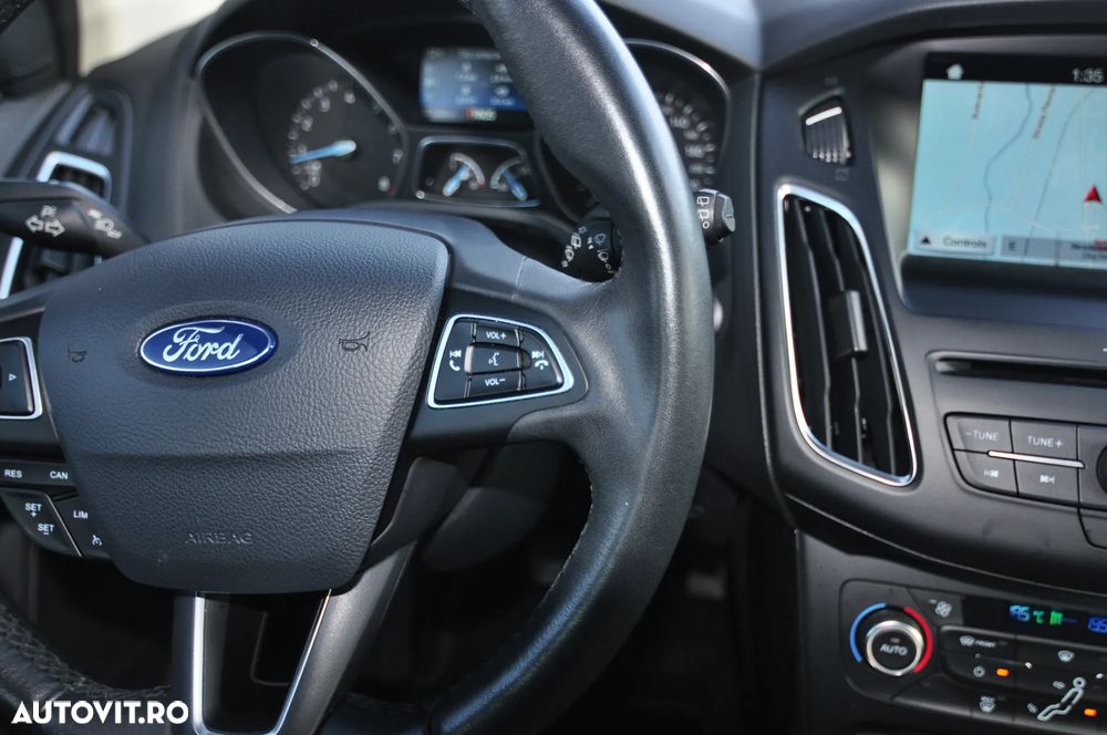 Ford Focus 1.5 EcoBoost Start-Stopp-System Aut. TITANIUM - 17