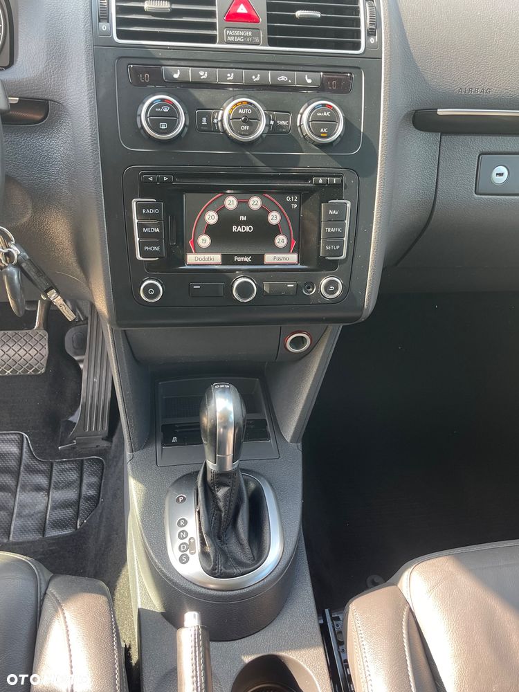 Volkswagen Touran 2.0 TDI DPF DSG Highline - 17