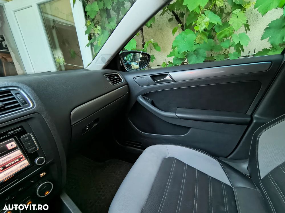 Volkswagen Jetta 1.4 TSI Highline - 12