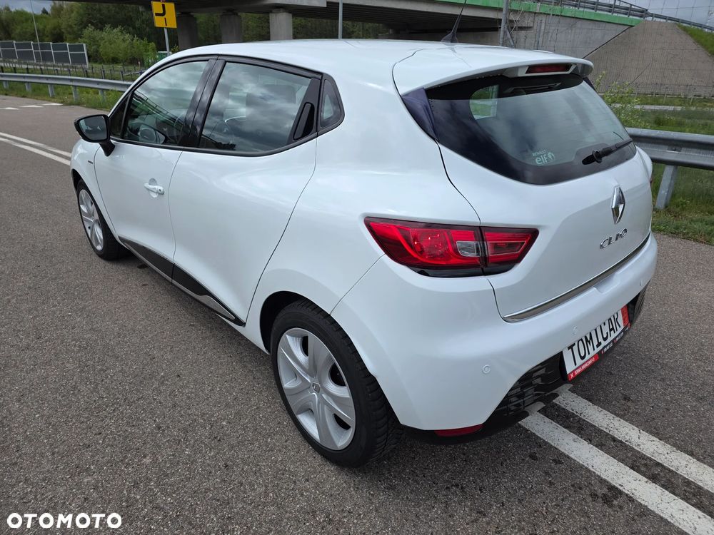 Renault Clio 1.2 16V 75 Limited - 10