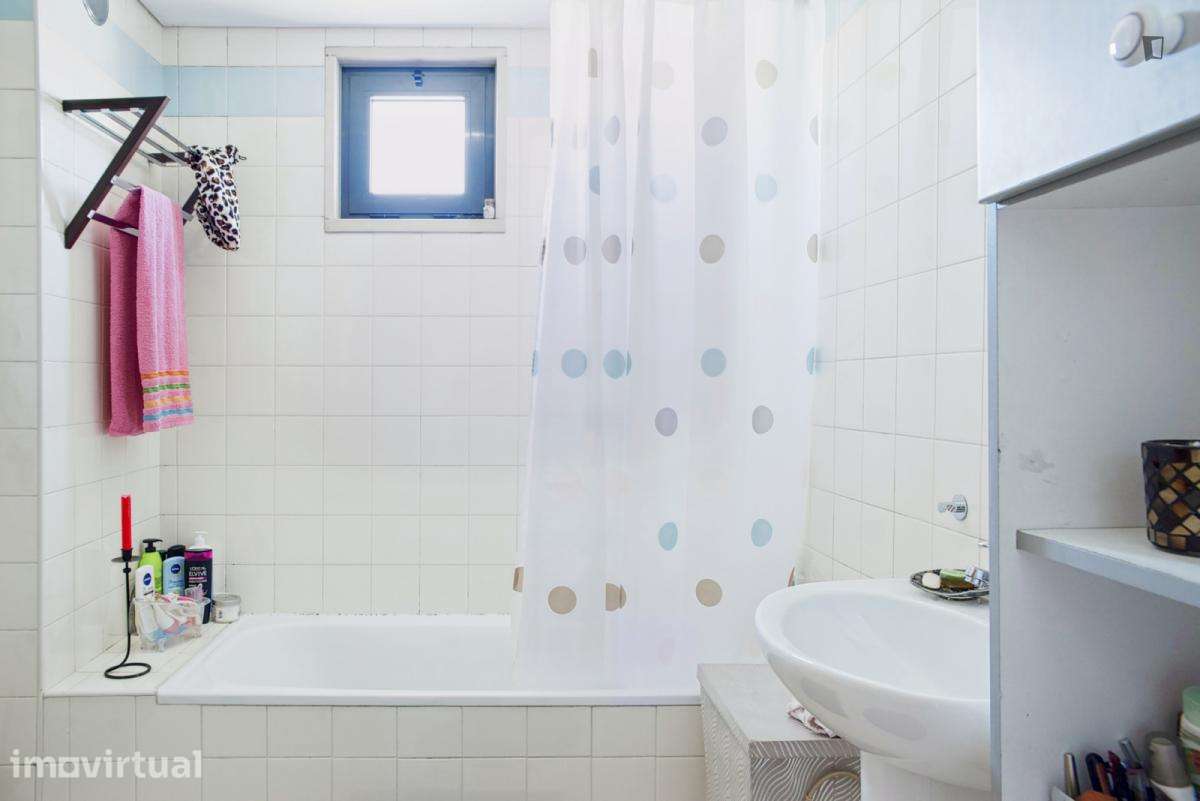 Quarto - localizado em Lisbon - Grande imagem: 3/13