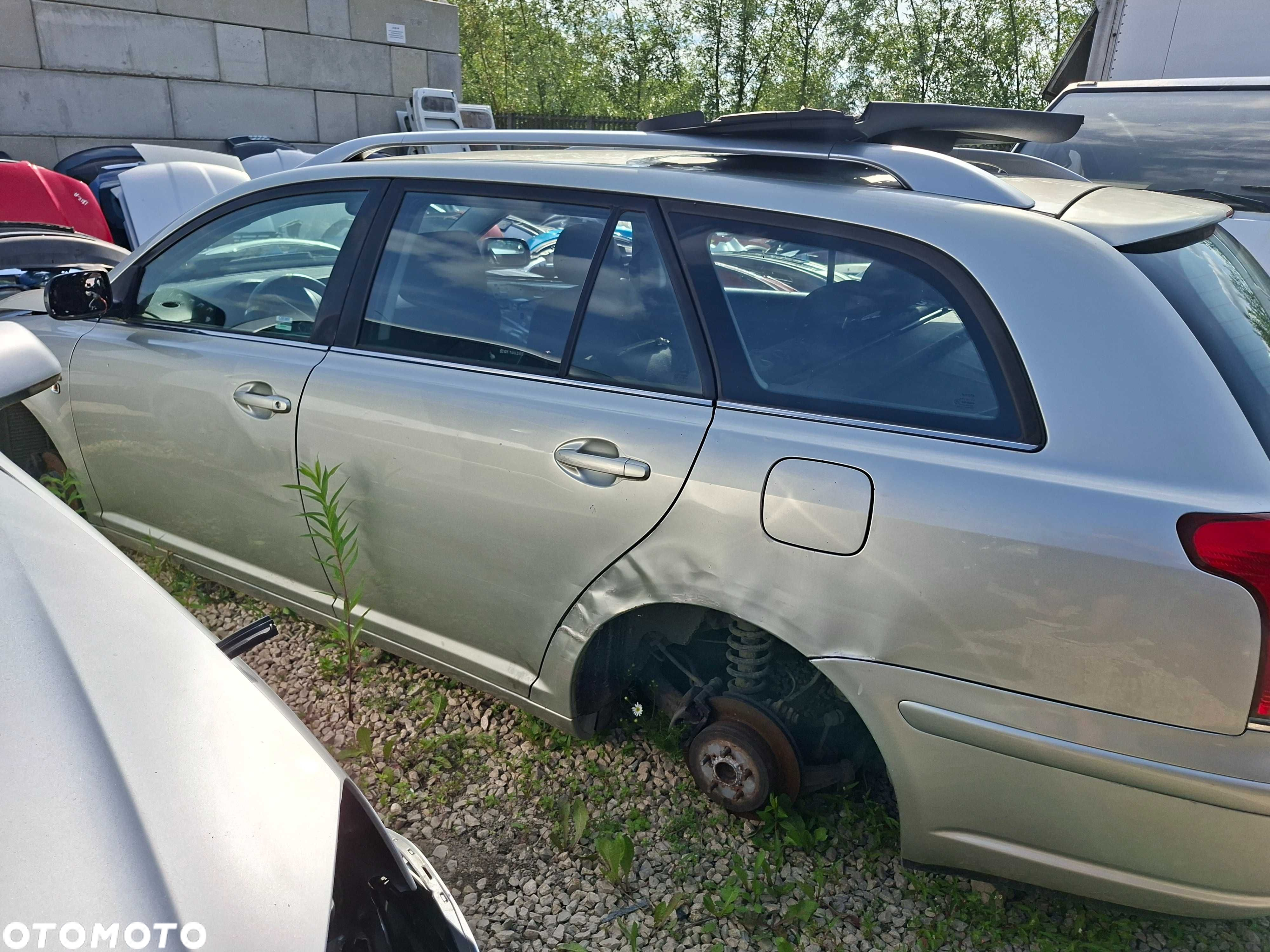 Toyota Avensis T25 na części - 4